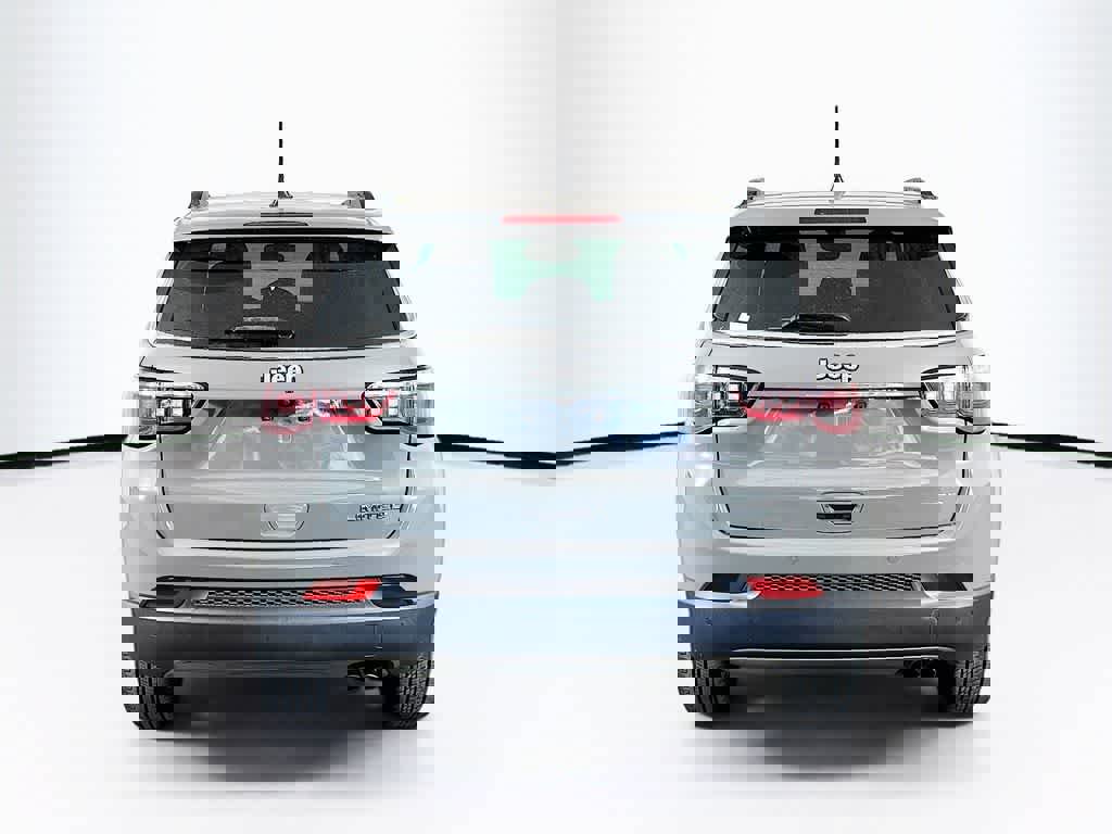 Used 2021 Jeep Compass Limited FWD image 5