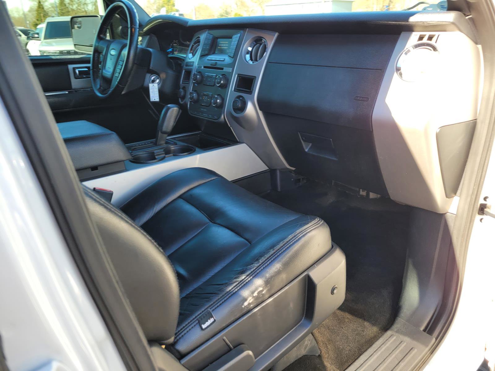 Used 2017 Ford Expedition EL XLT image 21