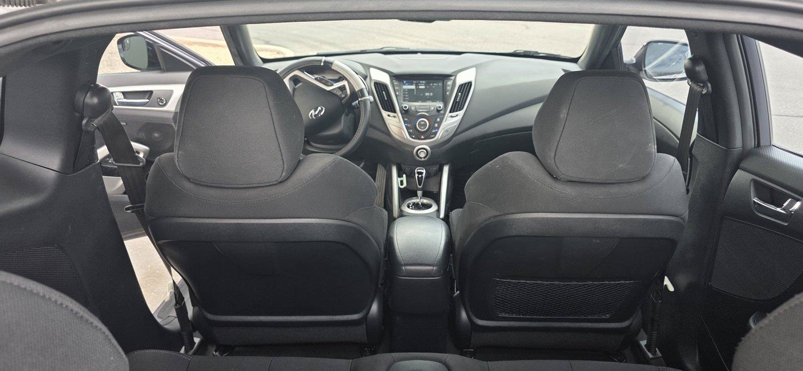 Used 2017 Hyundai Veloster Value Edition FWD image 11