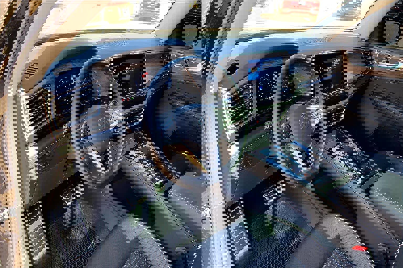 Used 2025 Volkswagen Atlas SEL Premium R-Line AWD/4WD image 17