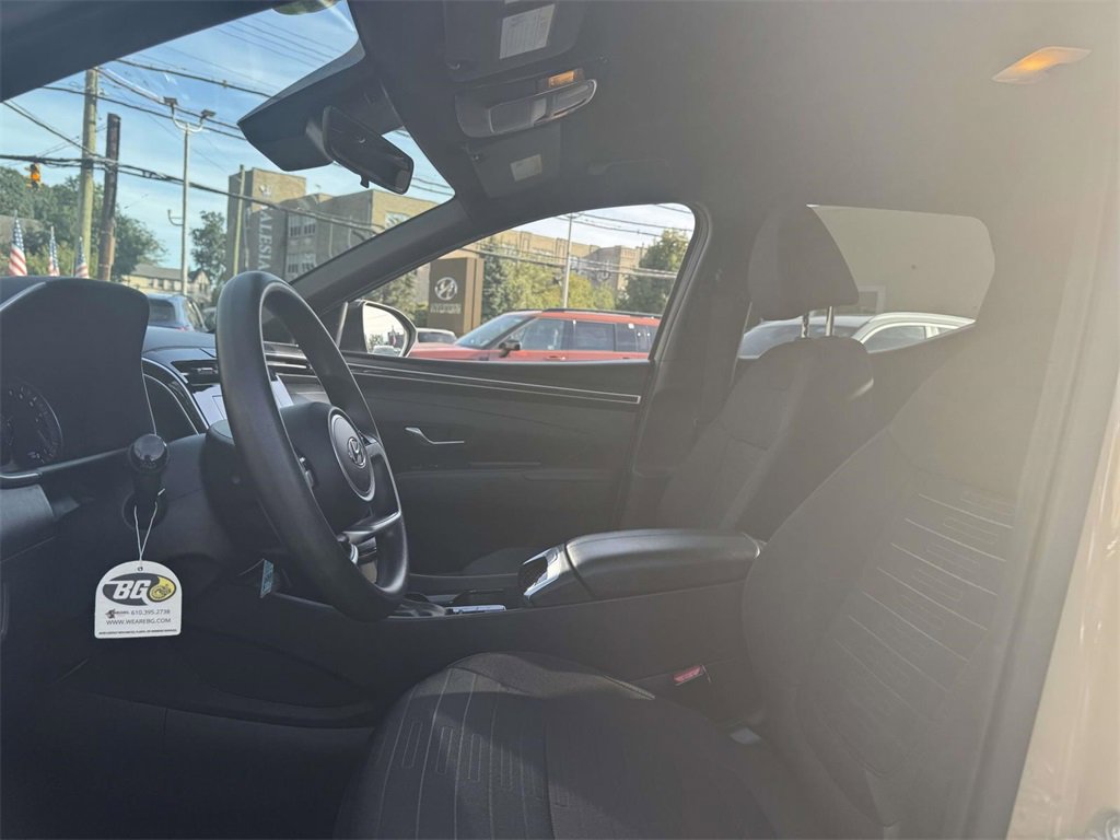 Used 2023 Hyundai Santa Cruz SE image 17