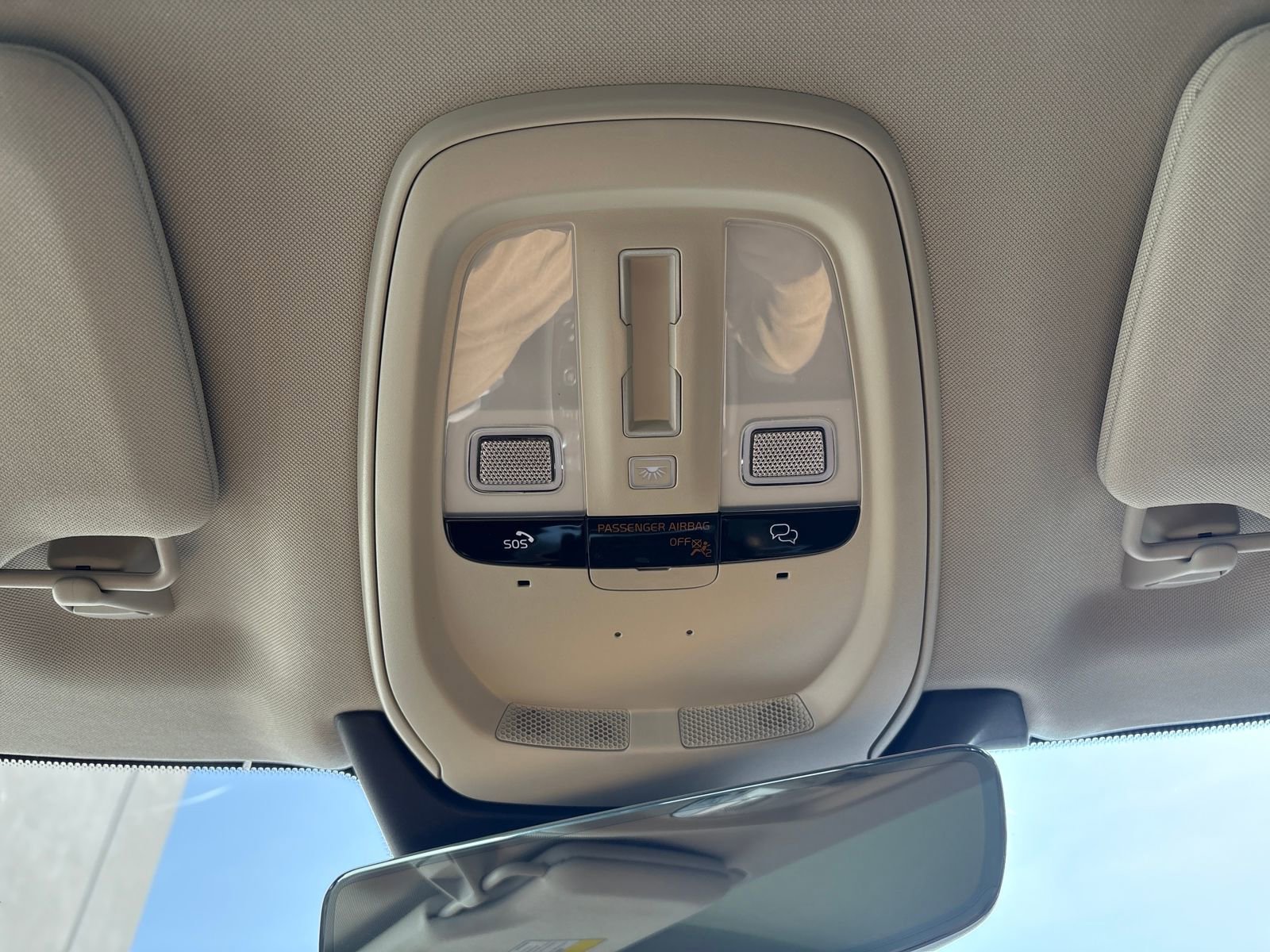 New 2026 Volvo XC90 B6 Plus w/ Protection Package Premier image 17