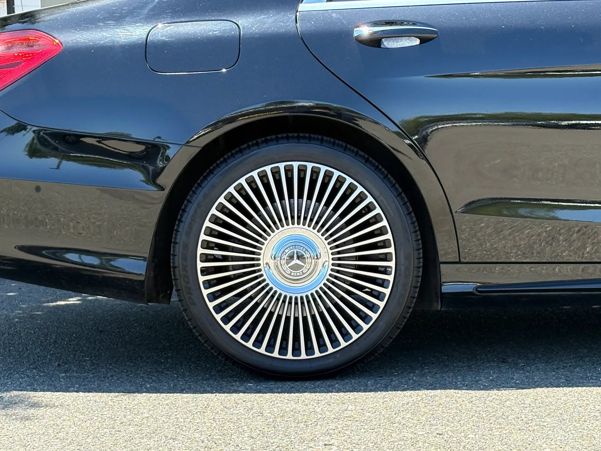 Used 2015 Mercedes-Benz S 550 4MATIC Sedan image 34