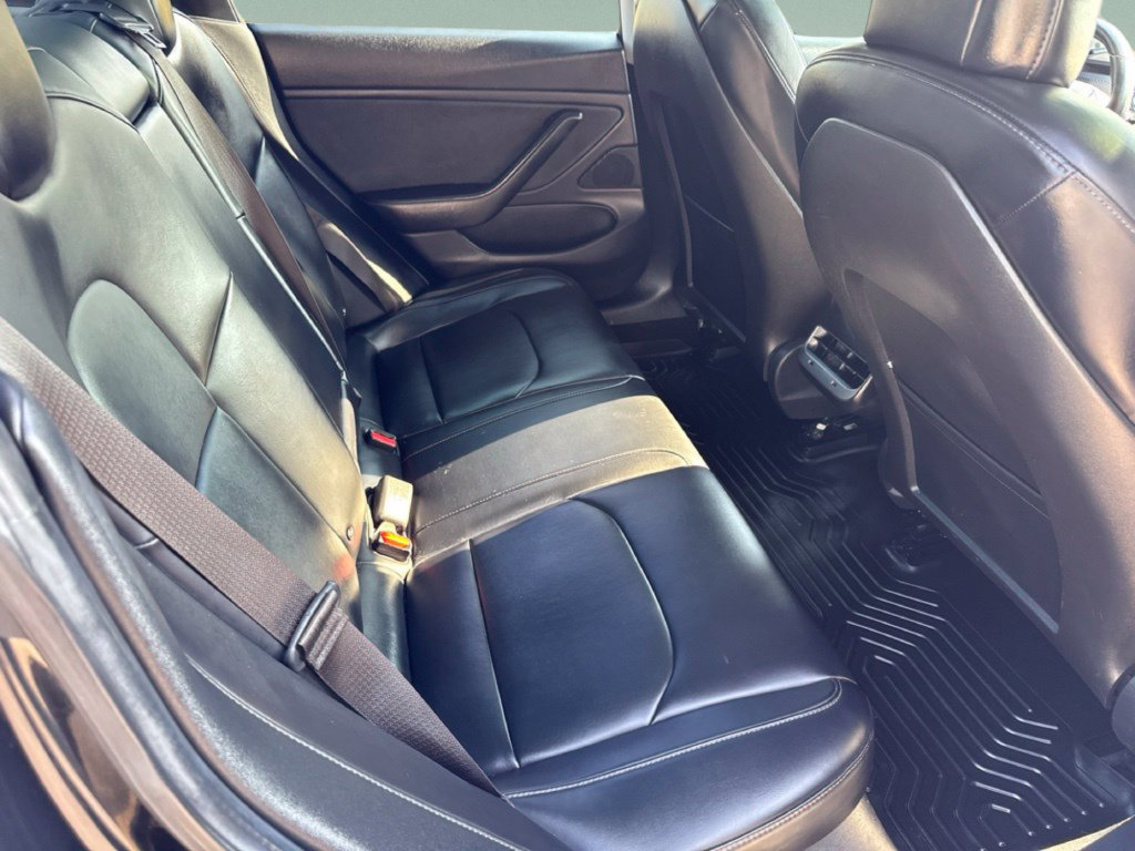 Used 2018 Tesla Model 3 Long Range RWD image 18