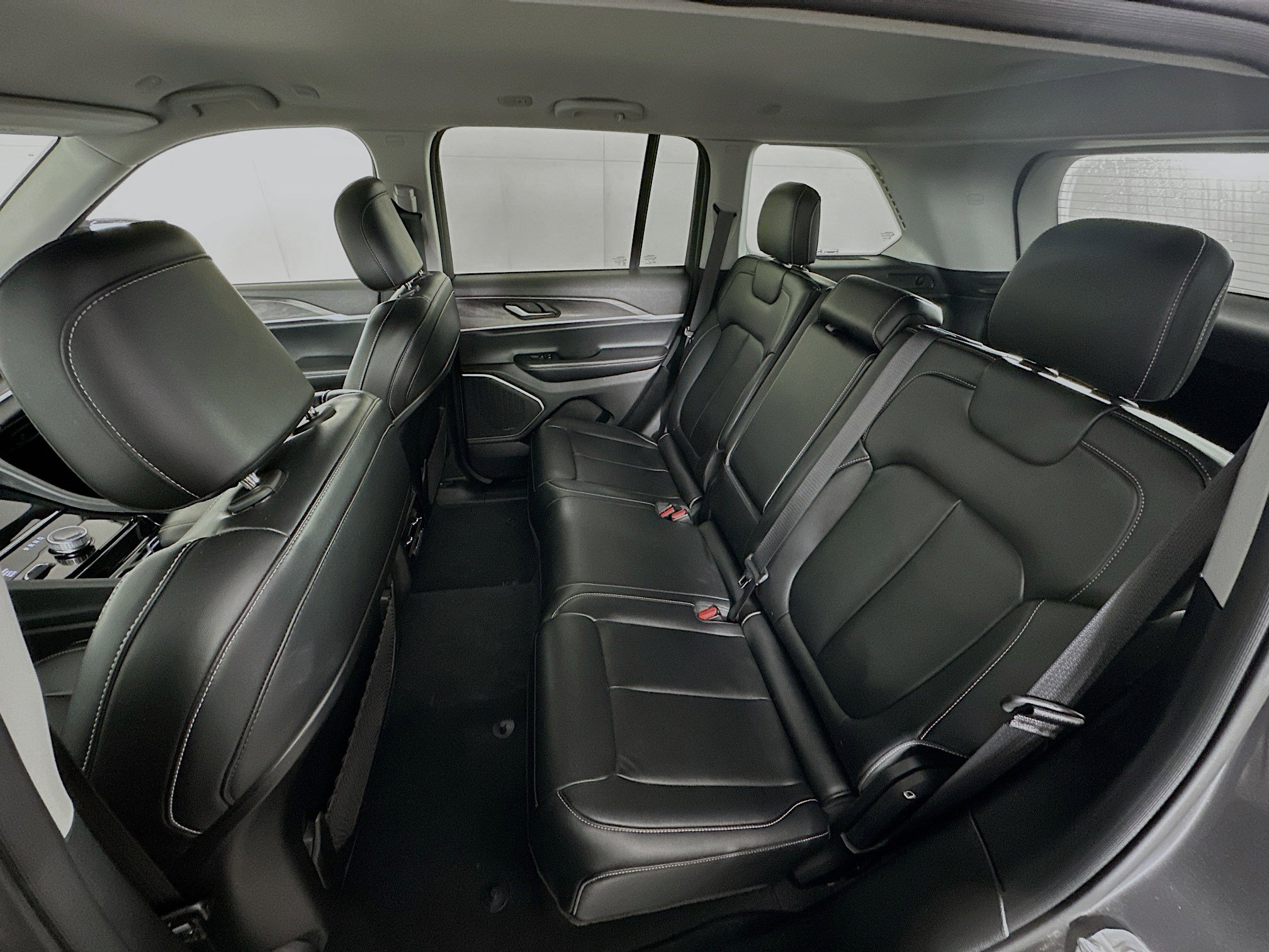 Used 2022 Jeep Grand Cherokee Limited image 27