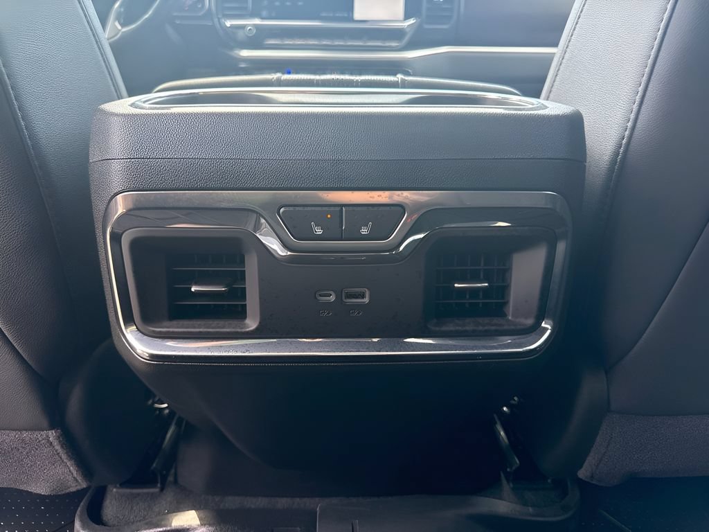 Used 2026 Chevrolet Silverado 1500 High Country AWD/4WD image 14