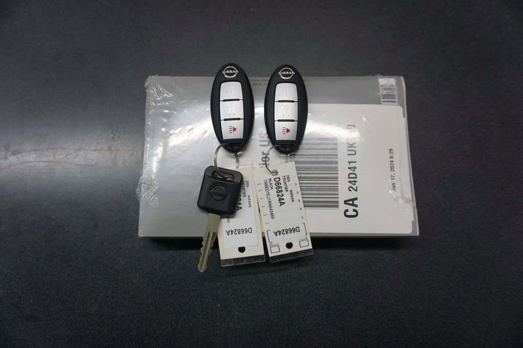 Used 2024 Nissan Frontier SV w/ Technology Package image 16