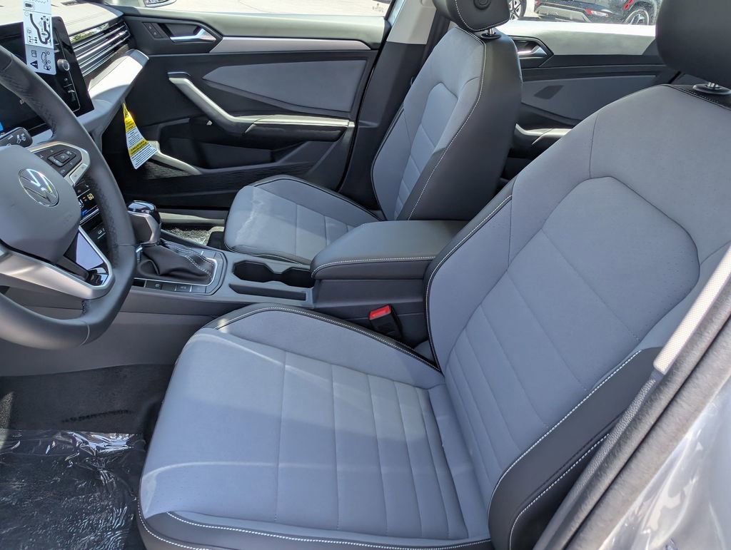 New 2025 Volkswagen Jetta SE image 11
