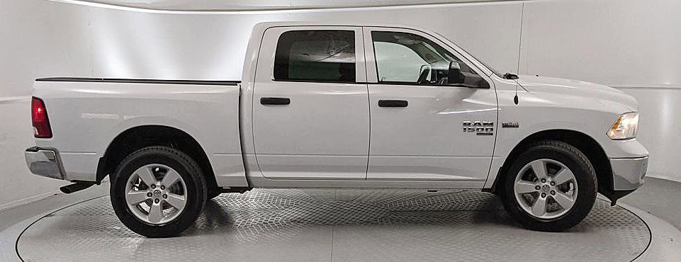 Used 2023 RAM 1500 Classic SLT AWD/4WD image 2