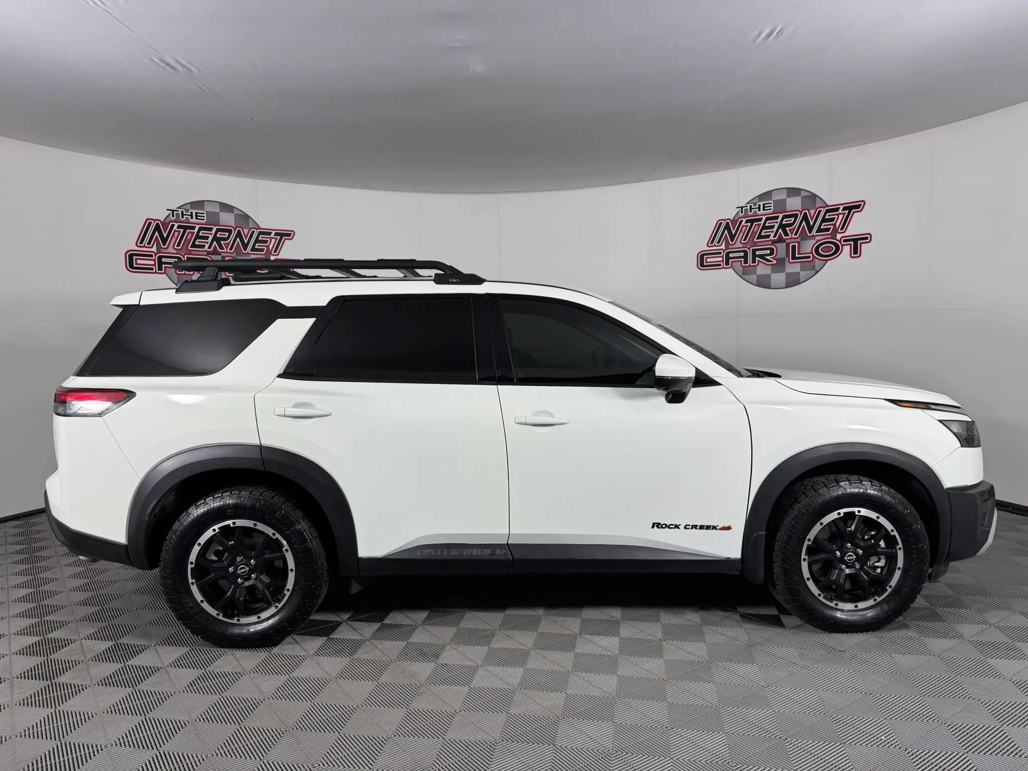 Used 2025 Nissan Pathfinder Rock Creek AWD/4WD image 8