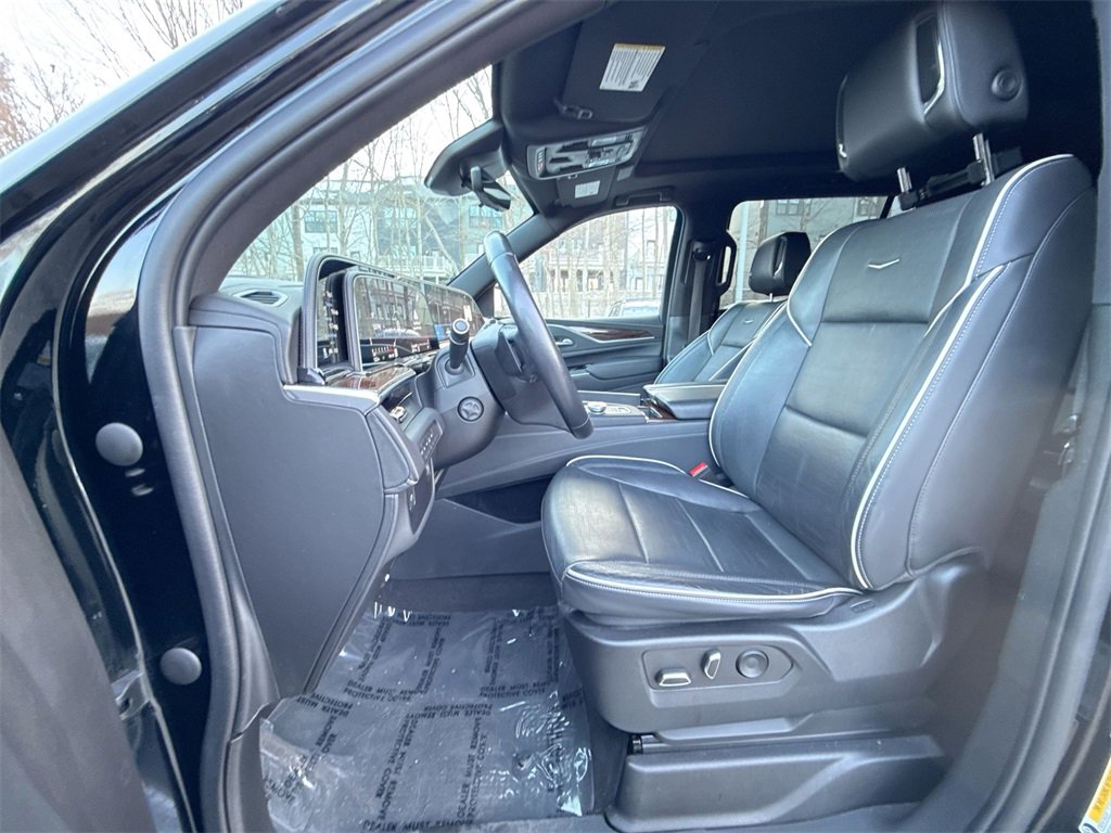 Used 2022 Cadillac Escalade ESV Premium Luxury image 13