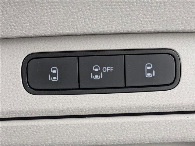 Used 2025 Volkswagen ID. Buzz 1st Edition image 16