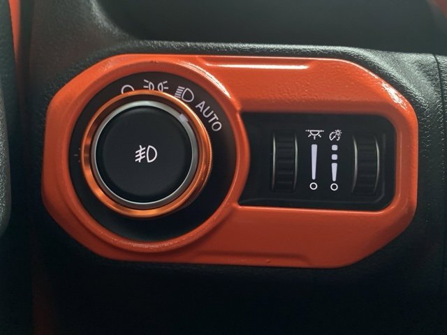 Used 2018 Jeep Wrangler Unlimited Sahara image 15