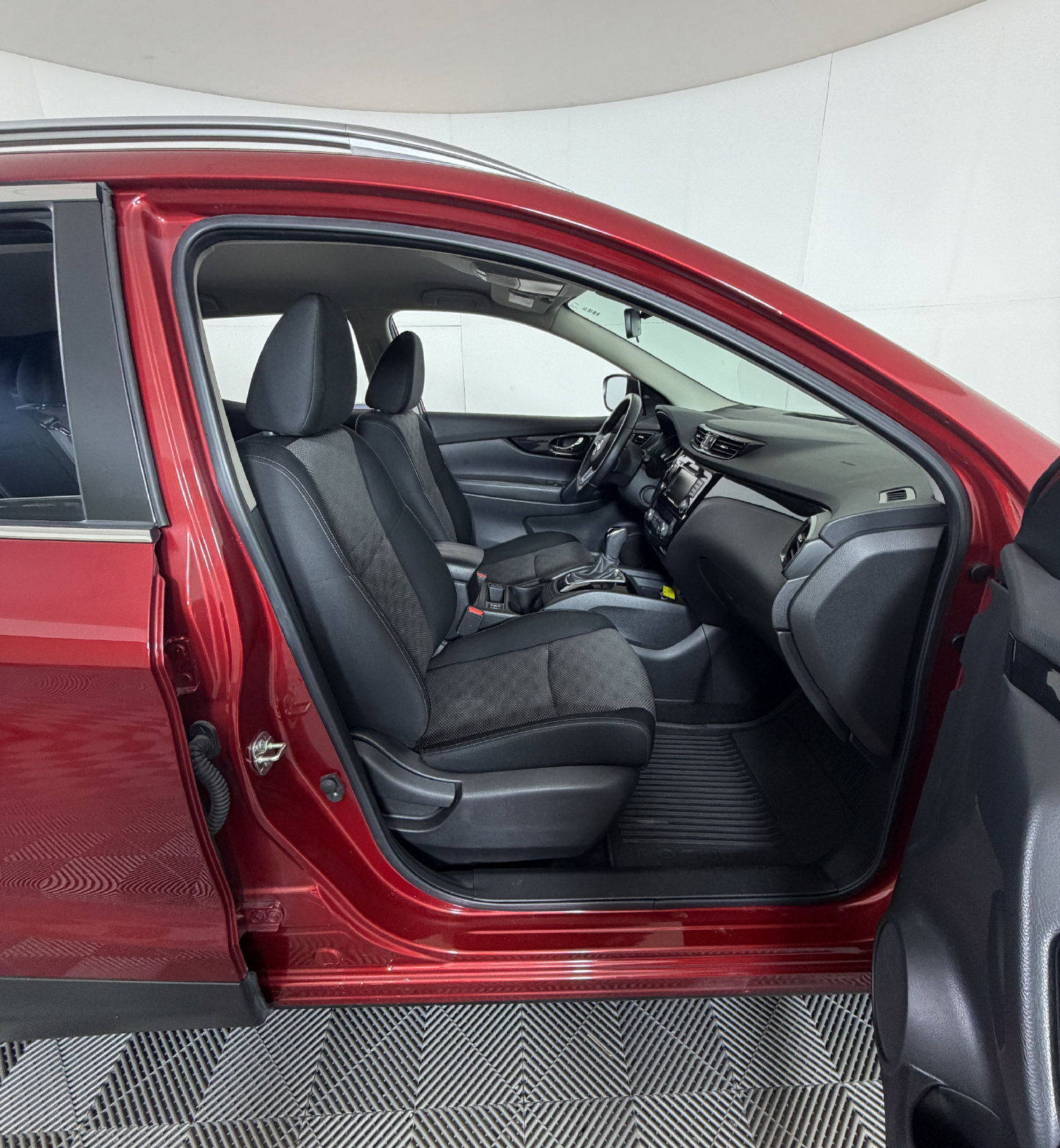 Used 2022 Nissan Rogue Sport SV AWD/4WD image 5