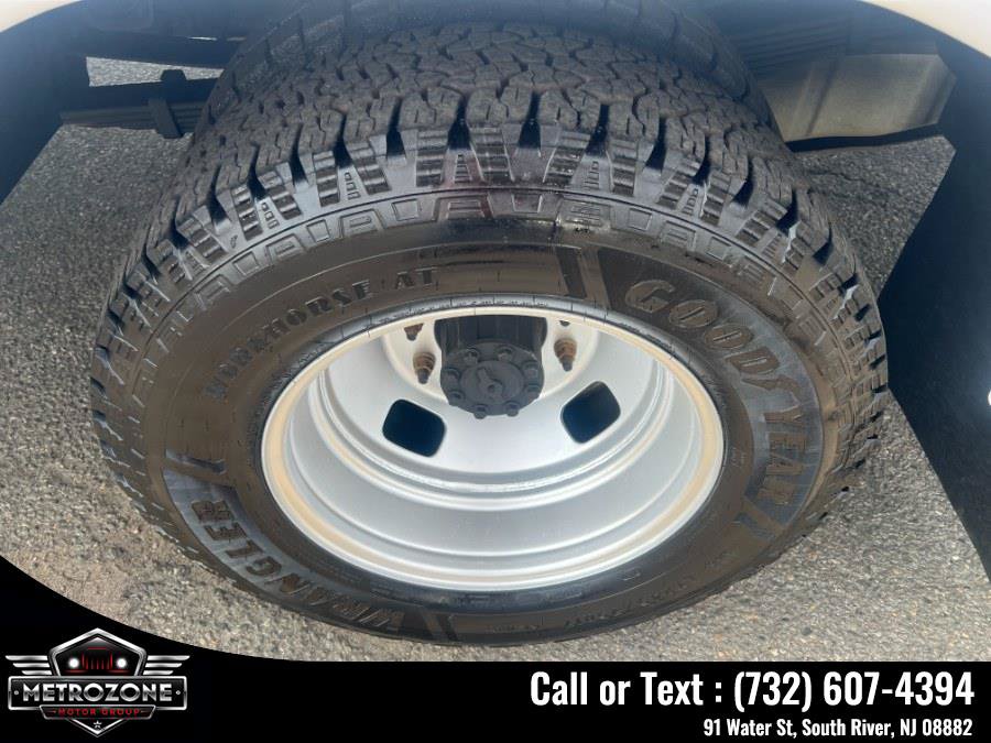 Used 2009 Ford F350 XL RWD image 24