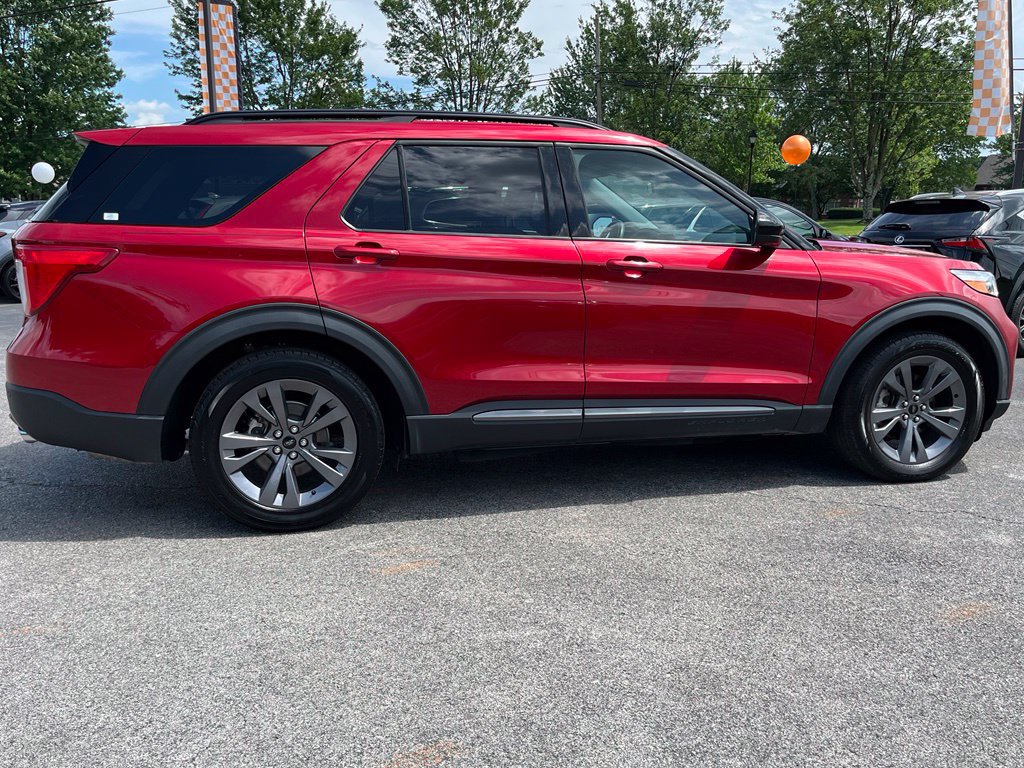 Used 2022 Ford Explorer XLT w/ Equipment Group 202A RWD image 9