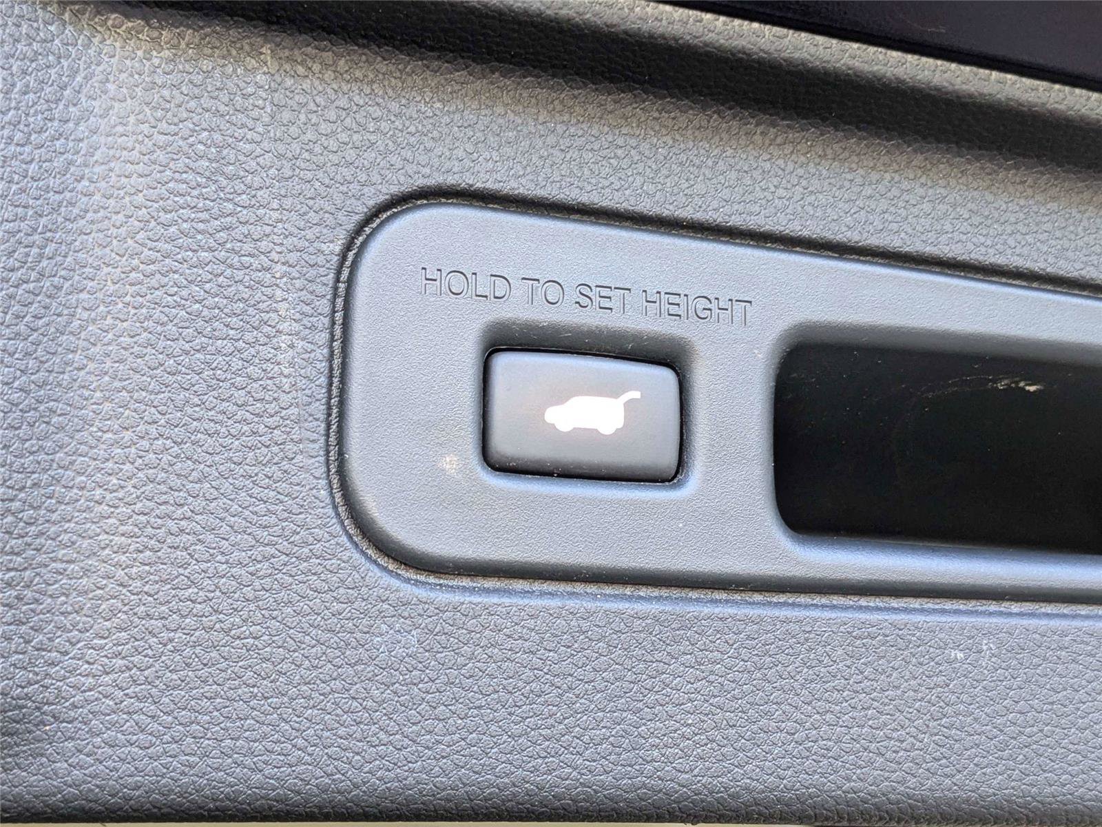 Used 2024 Honda Pilot EX-L image 8