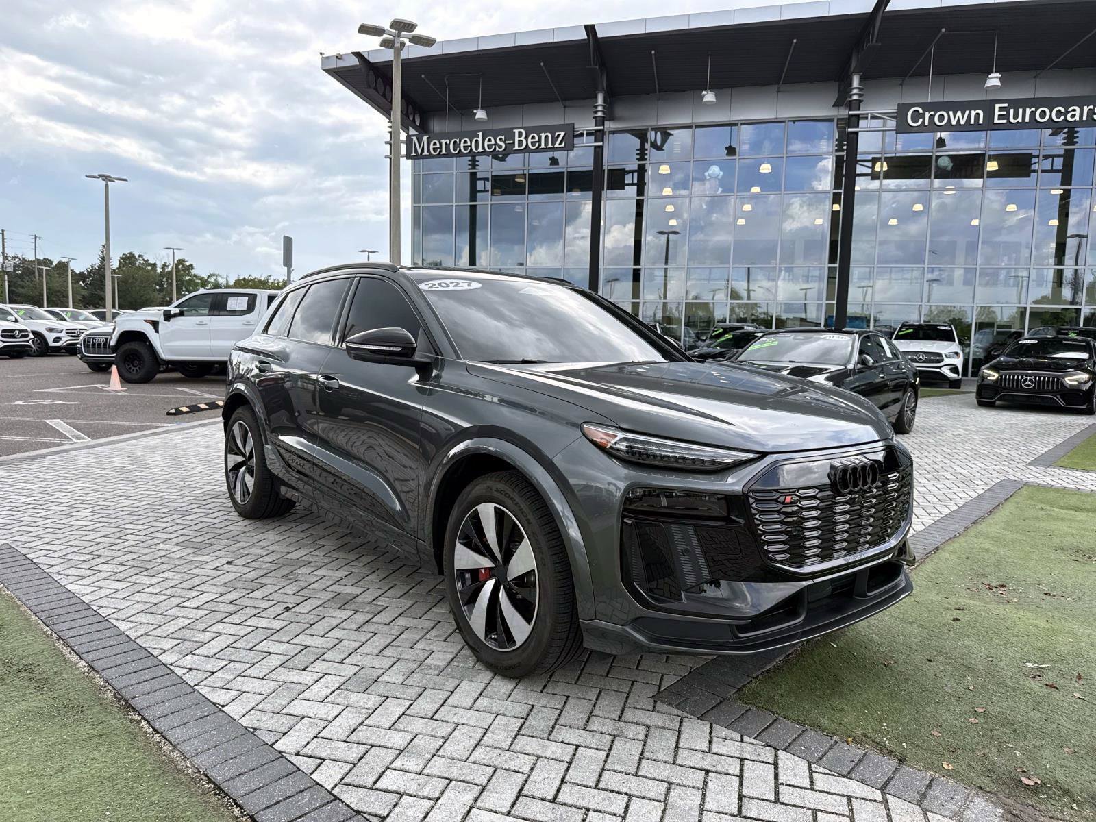 Used 2027 Audi SQ6 e-tron Prestige AWD/4WD image 7