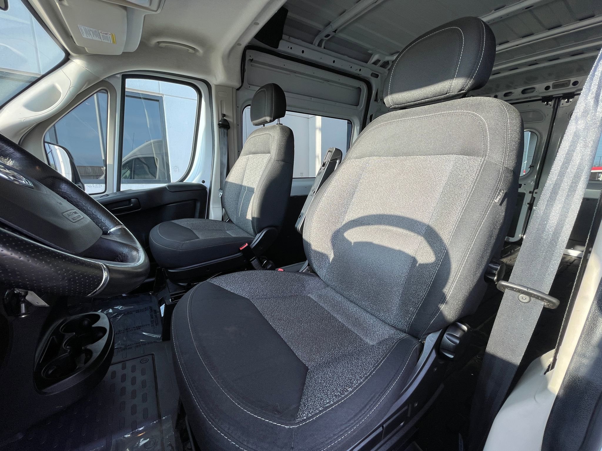 Used 2020 RAM ProMaster 2500 w/ Premium Appearance Group FWD image 11
