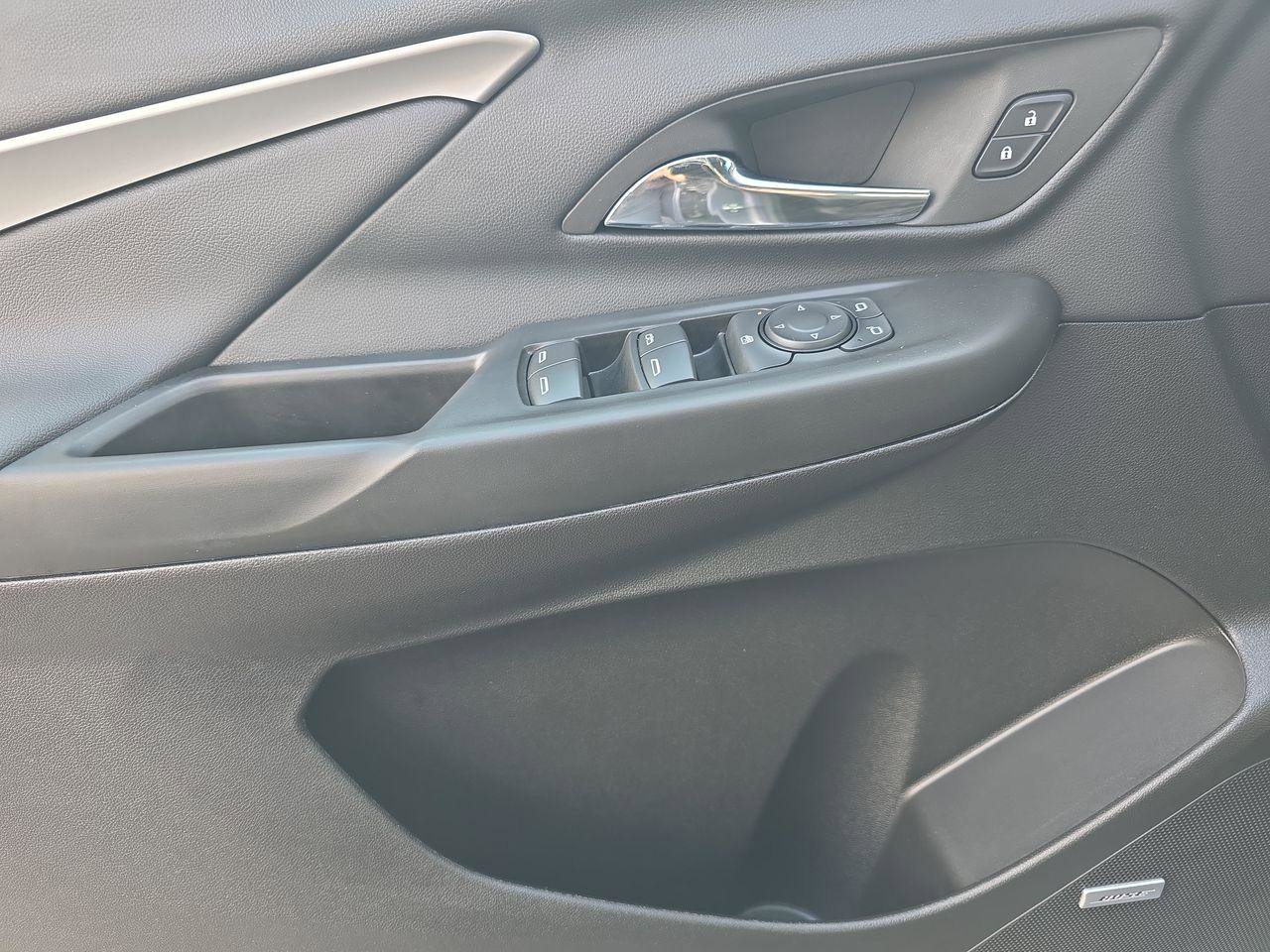 Used 2023 Chevrolet Bolt LT w/ Infotainment Package image 5