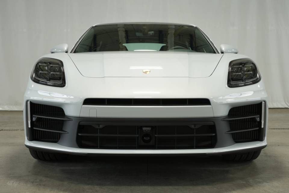 New 2025 Porsche Panamera 4 image 11