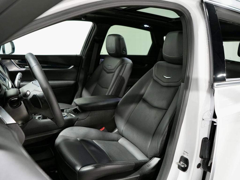 Used 2024 Cadillac XT5 Premium Luxury image 3