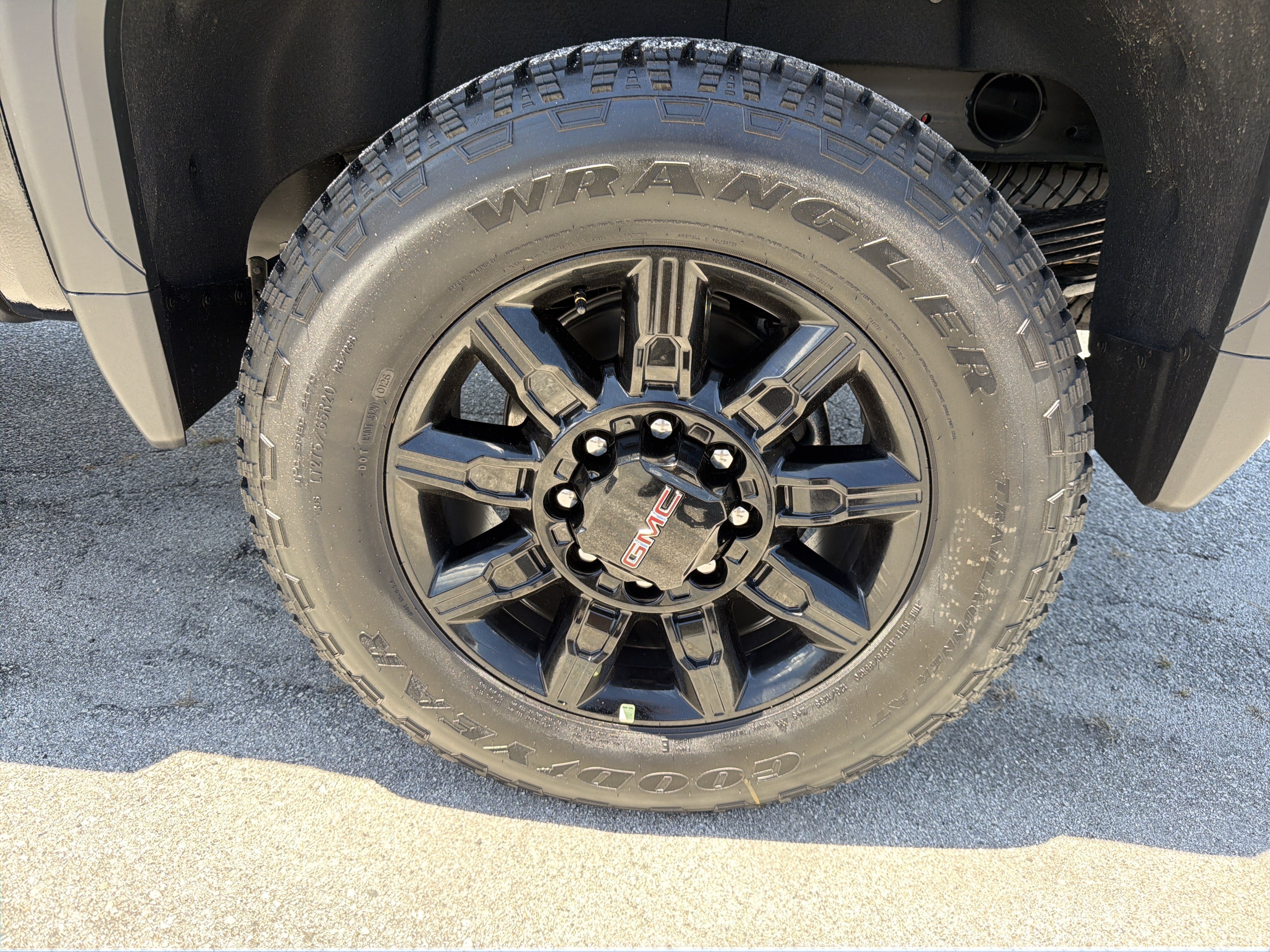 New 2026 GMC Sierra 2500 AT4 w/ AT4 Premium Plus Package AWD/4WD image 20