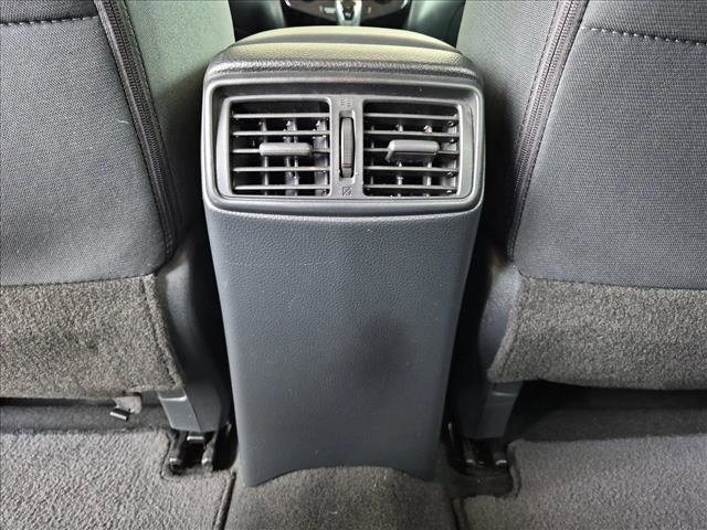 Used 2017 Nissan Rogue SV w/ SV Premium Package FWD image 17