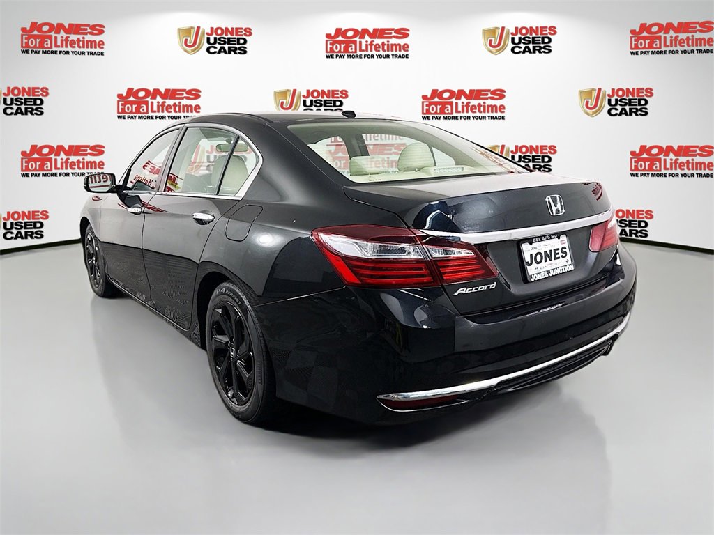 Used 2017 Honda Accord EX image 2