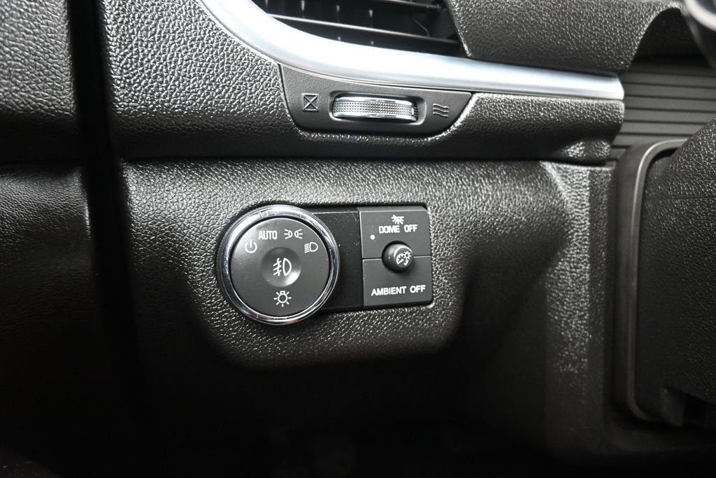 Used 2017 Chevrolet Traverse LT w/ Style and Technology Package AWD/4WD image 23