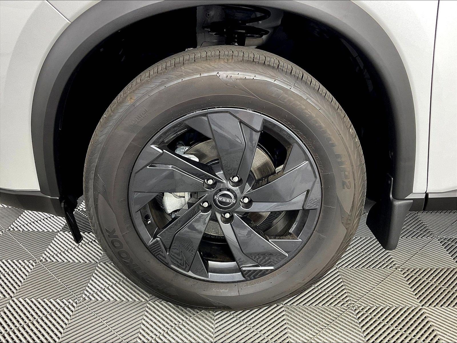 New 2026 Nissan Rogue SV AWD/4WD image 22