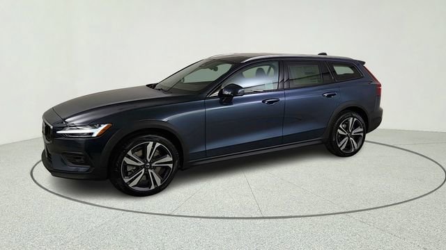 New 2026 Volvo V60 B5 Cross Country Plus w/ Protection Package Premier AWD/4WD image 3