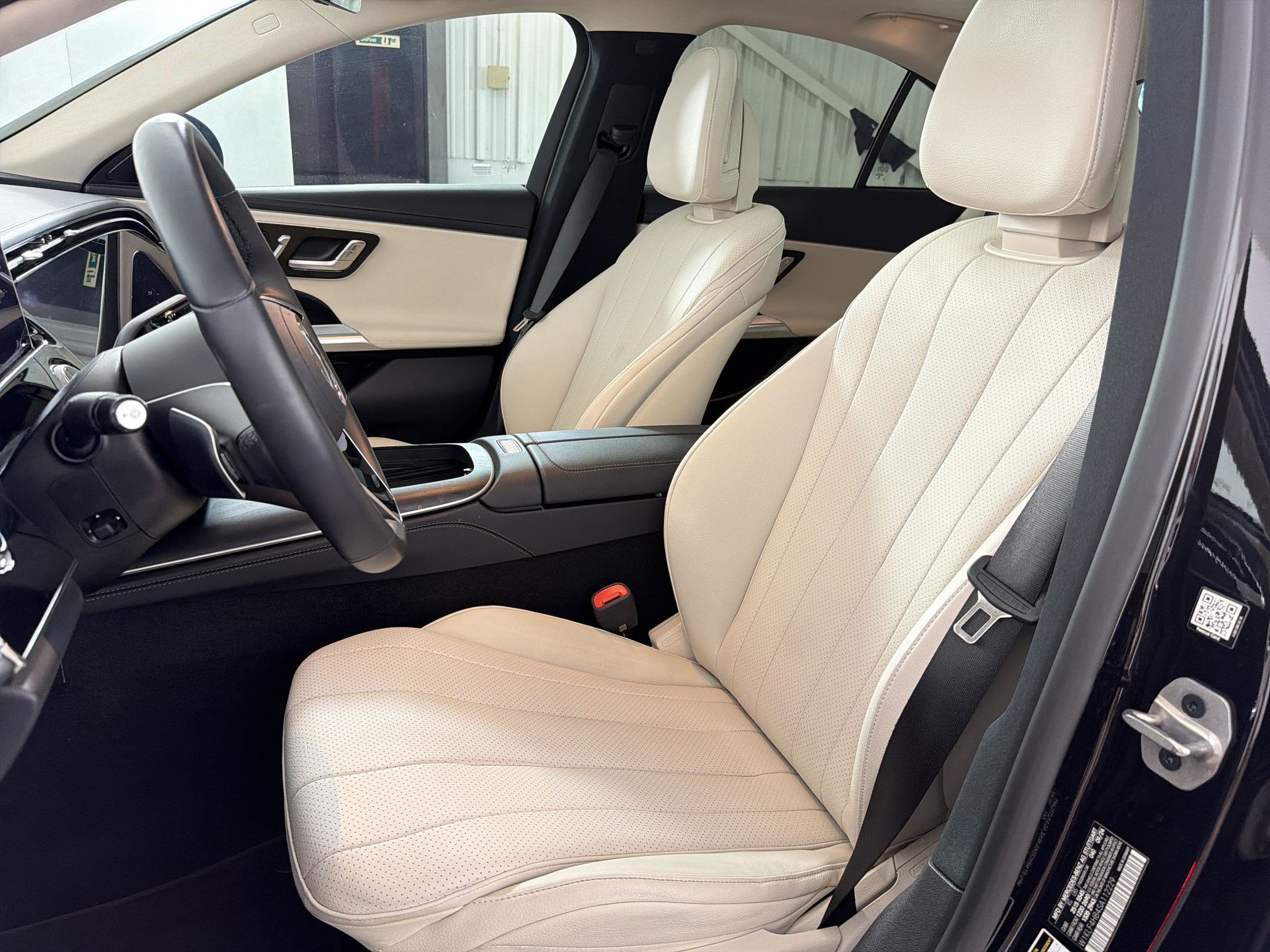 Certified 2025 Mercedes-Benz E 350 4MATIC Sedan image 5