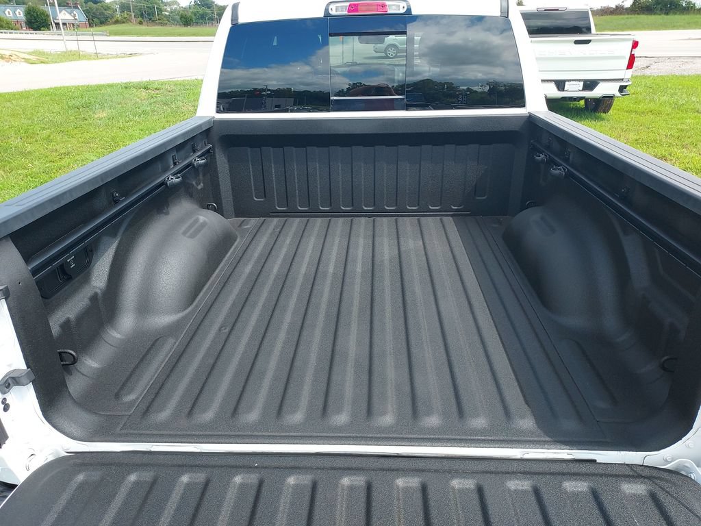 Used 2025 RAM 1500 Tradesman w/ Night Edition AWD/4WD image 9