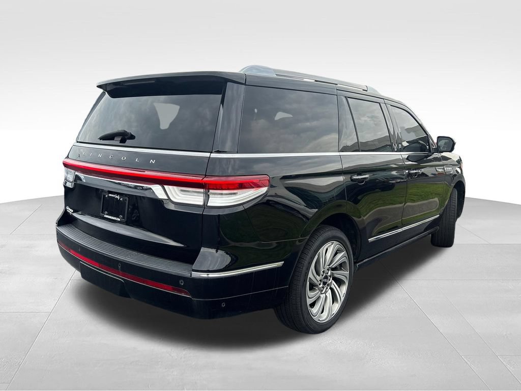 Used 2022 Lincoln Navigator Reserve AWD/4WD image 5
