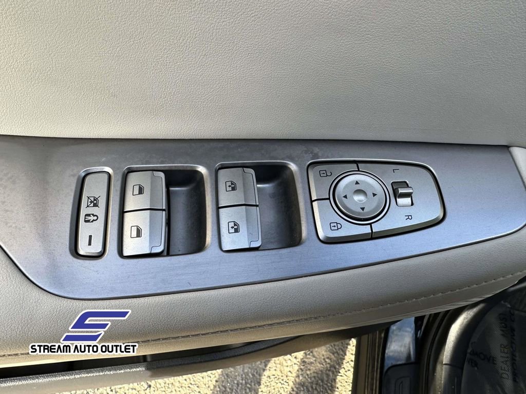 Used 2022 Hyundai Palisade SEL w/ Premium Package image 17