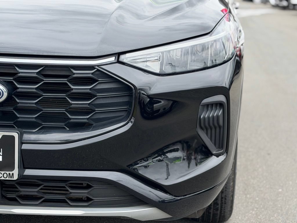 Certified 2023 Ford Escape ST-Line AWD/4WD image 8