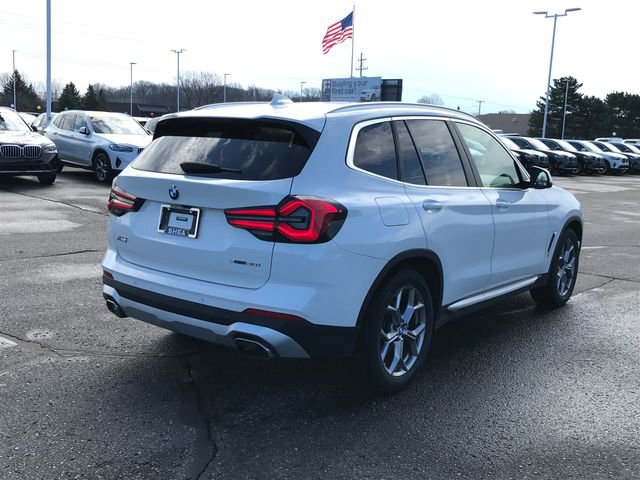 Used 2023 BMW X3 xDrive30i AWD/4WD image 3