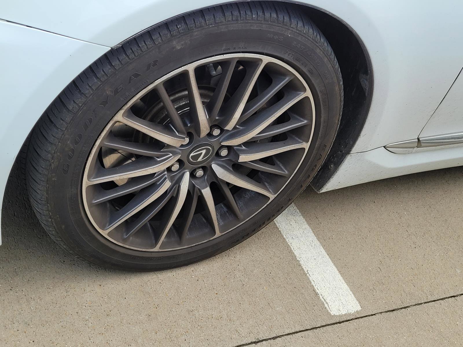 Used 2014 Lexus LS 460 image 2