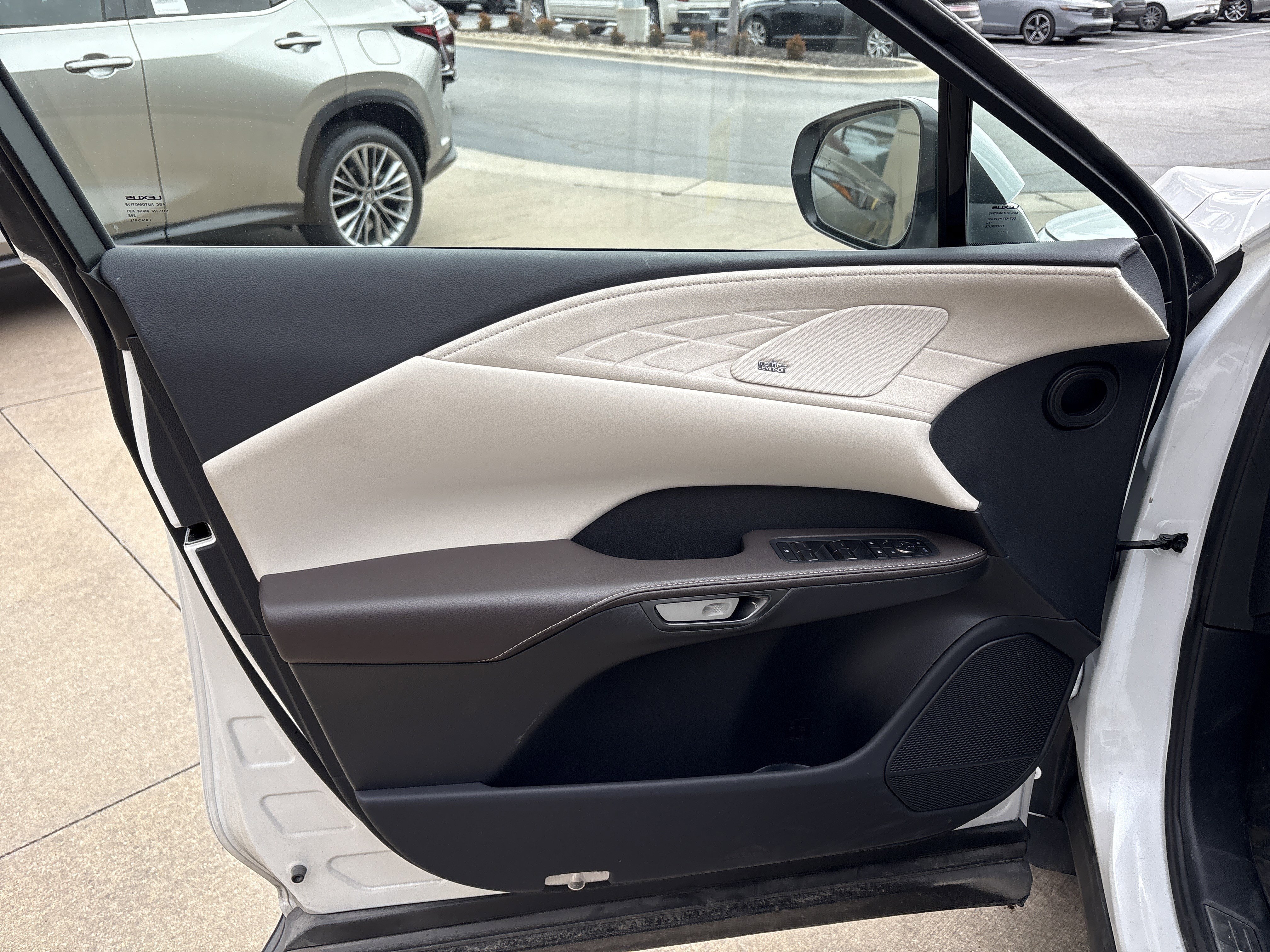 Used 2025 Lexus RX 350 350 Luxury image 14