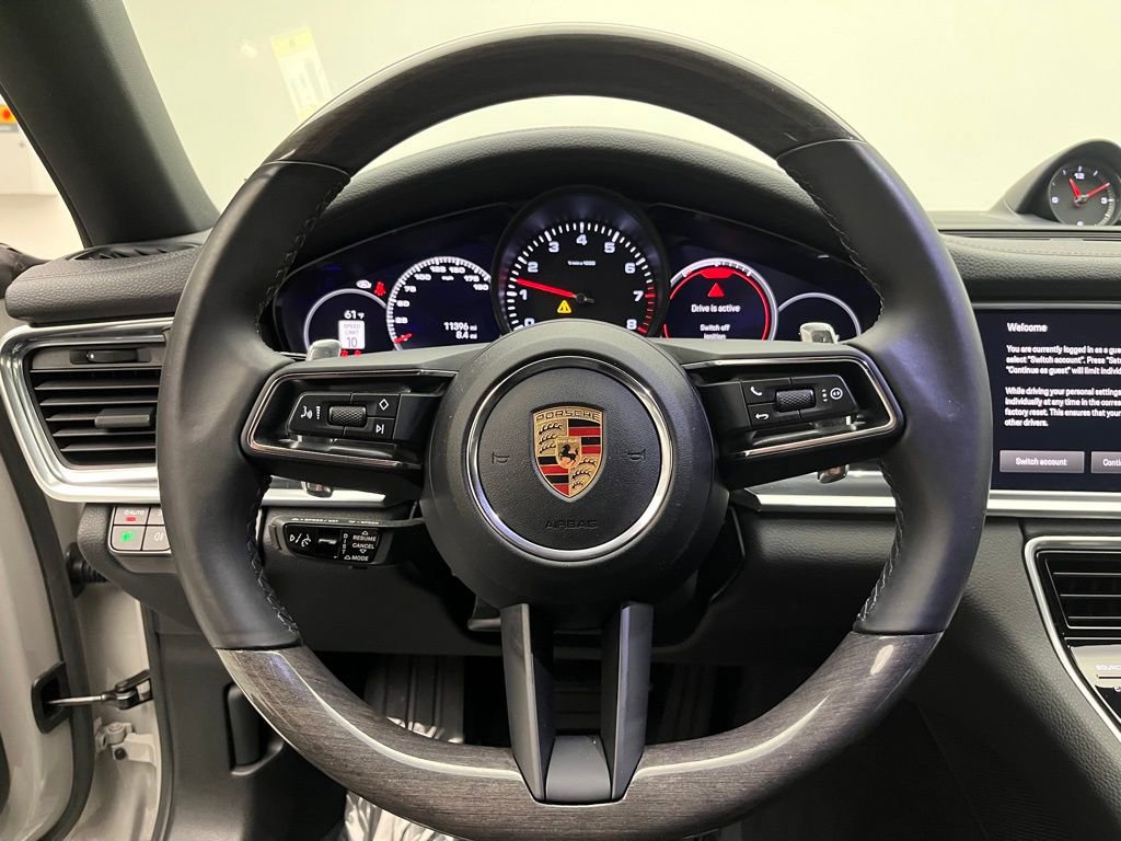 Used 2023 Porsche Panamera image 12
