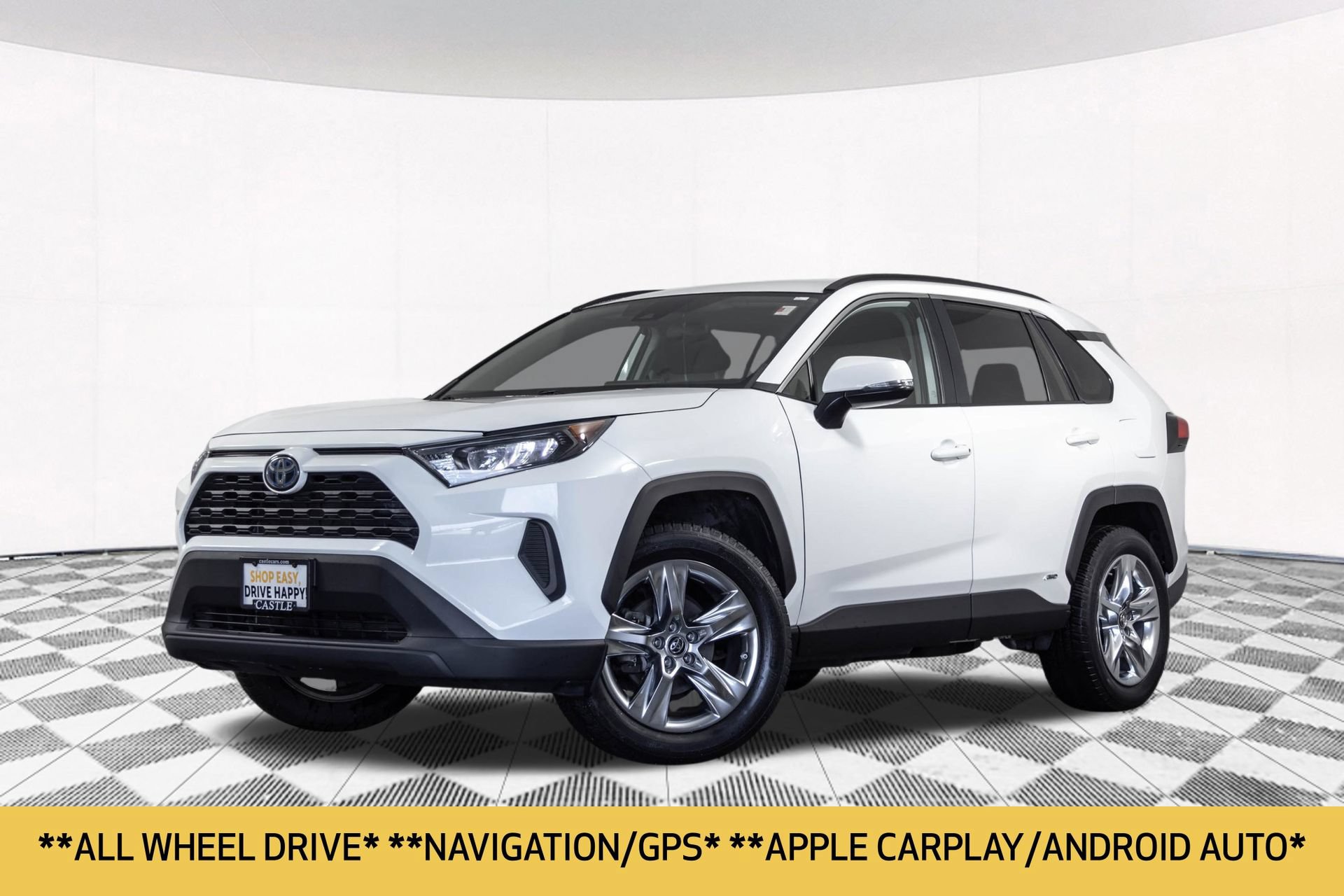 Used 2022 Toyota RAV4 LE AWD/4WD image 2