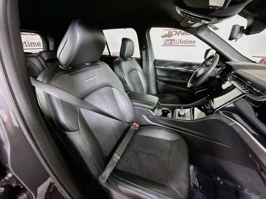 Used 2024 Jeep Grand Cherokee Trailhawk w/ Luxury Tech Group III AWD/4WD image 34