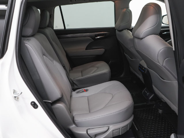 Used 2021 Toyota Highlander Platinum AWD/4WD image 47