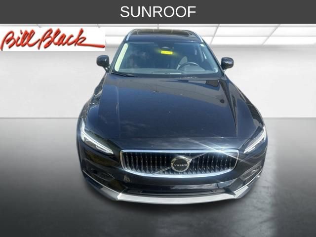 Used 2023 Volvo V90 B6 Cross Country Plus AWD/4WD image 3