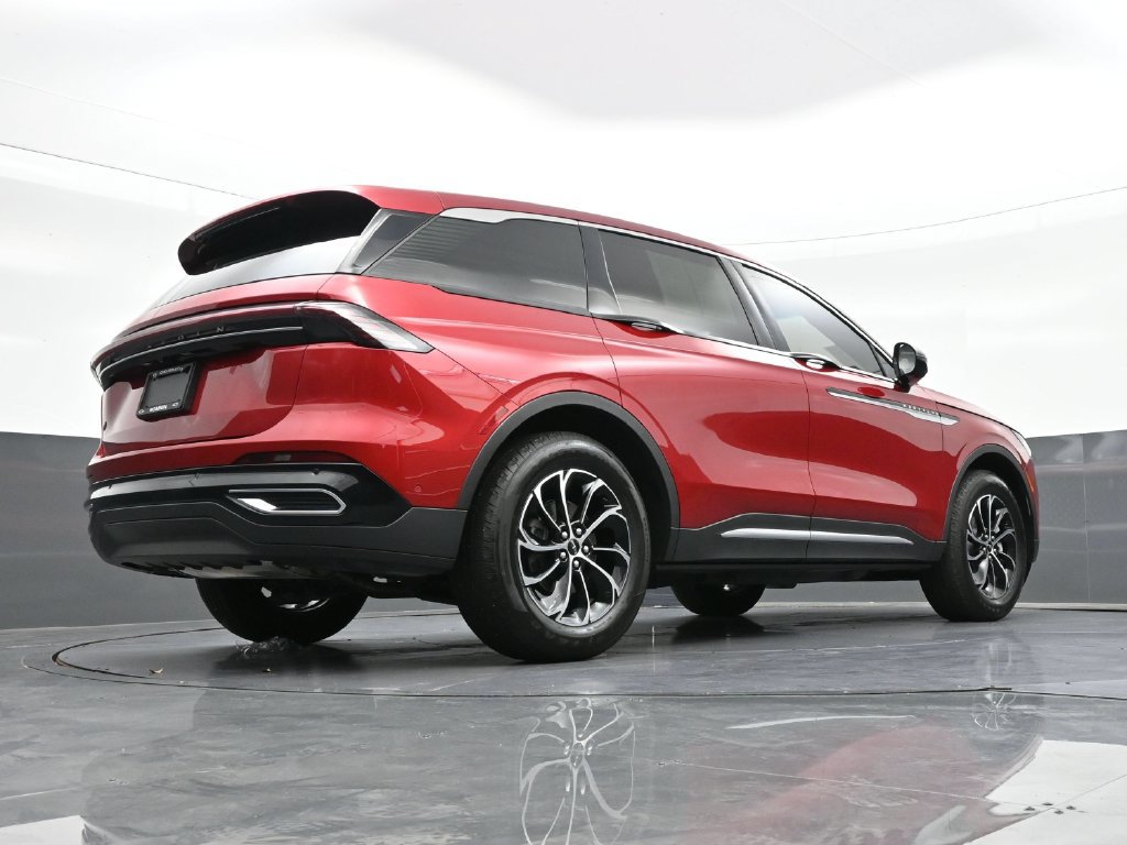 Used 2024 Lincoln Nautilus Premier AWD/4WD image 28