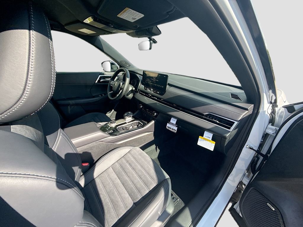 New 2026 Mitsubishi Outlander LE FWD image 28