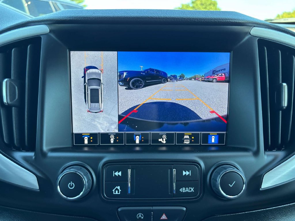 Used 2023 GMC Terrain SLT w/ Infotainment Package II AWD/4WD image 31