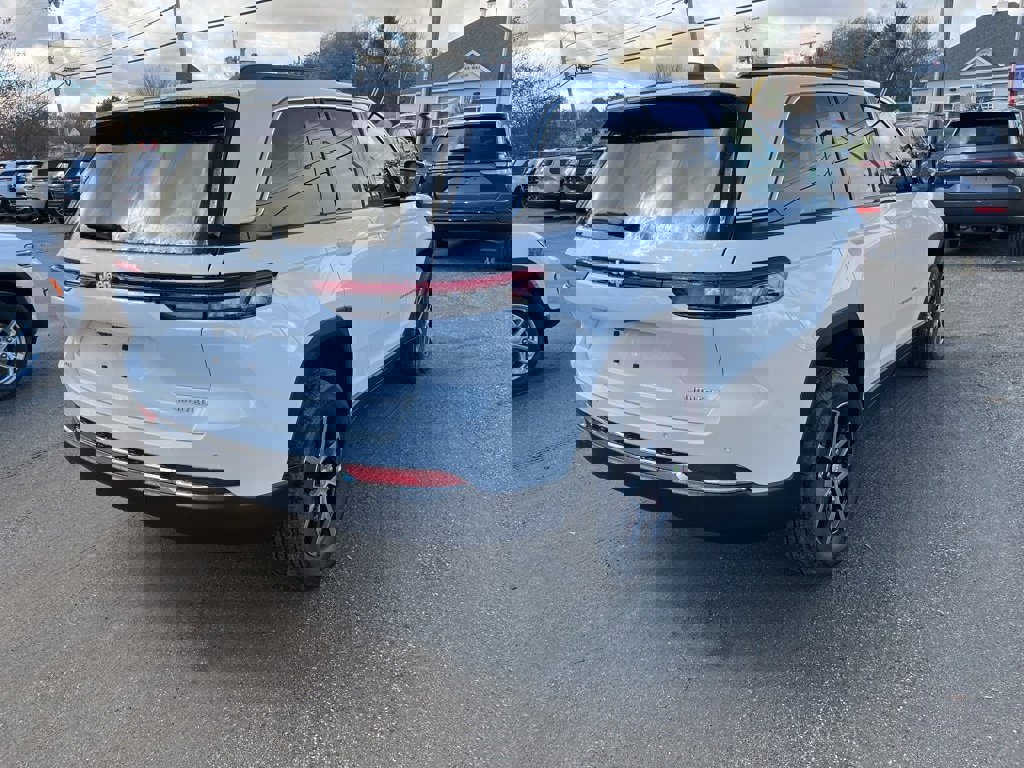 New 2025 Jeep Grand Cherokee Limited image 7