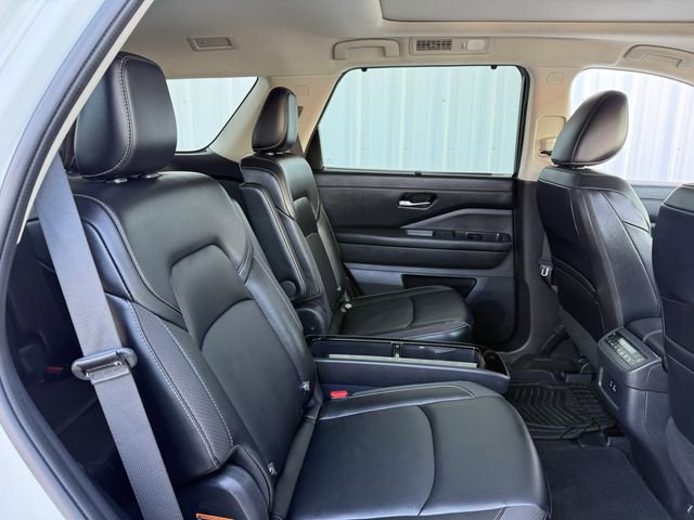 Used 2024 Nissan Pathfinder SL w/ SL Premium Package image 32